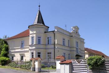 Přístavba ( © Luděk Pitter 07/2005)