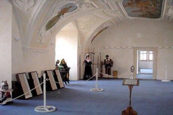 štukované omítky ve druhém patře (© Miroslav Rybáček, 05/2006)