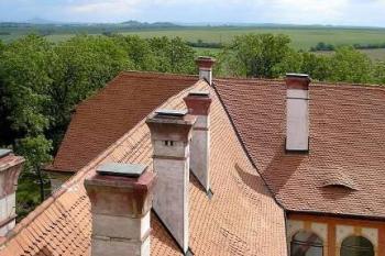 střechy severního křídla (© Miroslav Rybáček, 05/2006)