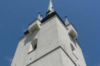 věž - dominanta kostela (© Robert Šimek 07/2005)