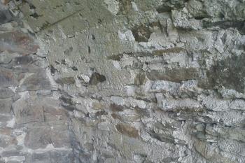 přízemí vlevo při pohledu na Bystřici (© Jan Večeřa, 07/2014)