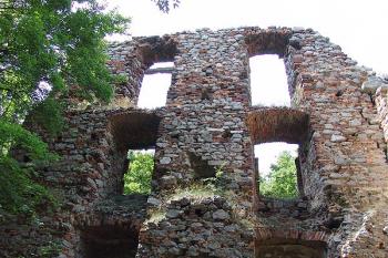 Část stěny paláce ( © Roman Řezáč 07/2005)