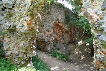 Interiér paláce, pohled od severu ( © Roman Řezáč 07/2005)