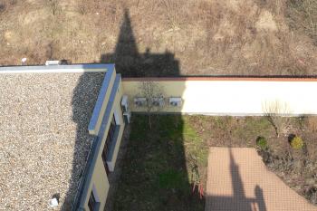 školící centrum pod rozhlednou (© Jan Borek, 03/2014)