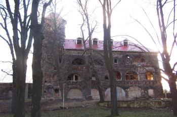 Škvárovník se opravuje-nová střecha (© Vladimír Studecký, 01/2007)
