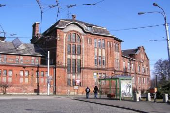 na dolu Michal se projevila krása historických průmyslových staveb ( © Jan P. Štěpánek 02/2008)