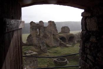 pohled ze vstupu do věže (© Stanislav Drda, 02/2007)