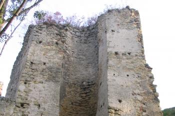 Zbytek druhé veže (© Petr Nožička, 10/2006)