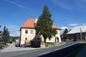 Zámek v Dolanech (© Ivo Rozehnal, 08/2012)
