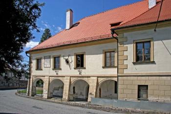 Zděné arkády ( © Luděk Pitter 08/2005)