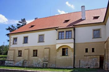 Zadní část ( © Luděk Pitter 08/2005)