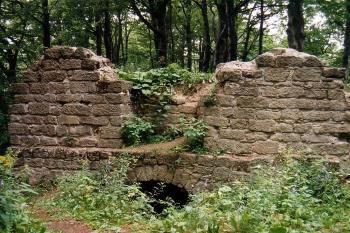 Zřícenina hradu Žampach (© Jiří Cukr, 07/2003)