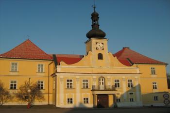zámek Stádlec (© Vlastislav Mareček, 03/2012)