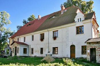 Pohled od severovýchodu ( © Luděk Pitter 09/2005)