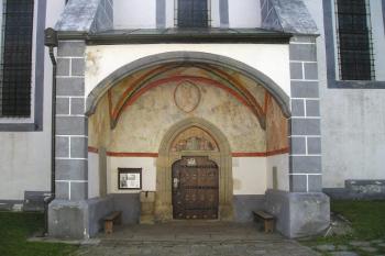 portál na severní straně (© de ardoise 08/2005)