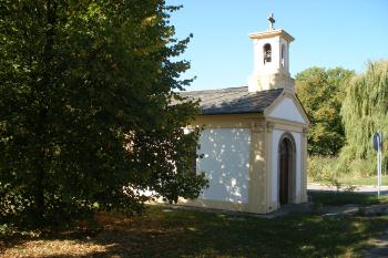 Kaple v Dolních Měcholupech (© Jiří Špaček, 10/2015)