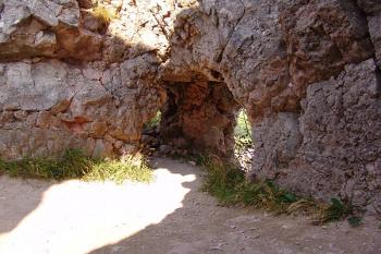 Interiér věže horního hradu ( © Roman Řezáč 08/2005)