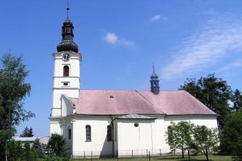 jižní strana kostela ( © Jan P. Štěpánek 08/2005)