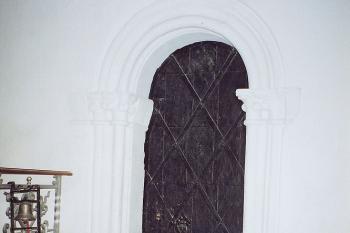 portál v presbytáři (© Karel Husák, 2001)