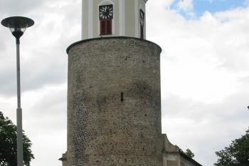 Hradní věž od jihu (© Dušan Dohňanský 07/2020)