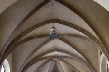 pohled na strop presbytáře ( © Jan P. Štěpánek 09/2005)