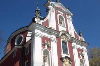 průčelí kostela od jihu (© Milan Caha 04/2010)