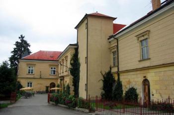 Zámek od severu. (© Jiří Cukr 08/2005)
