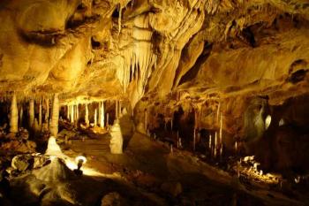 Javoříčské jeskyně - vstupní dóm (© Pavel Jarý,  21.07.2007)