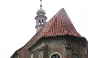Kostel od jihovýchodu ( © Ivan Grisa 06/2011)