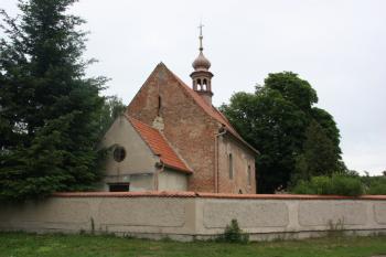 Kostel od západu ( © Ivan Grisa 06/2011)