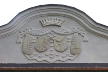 Erby nad hlavní bránou (© Pavel Vítek 08/2005)