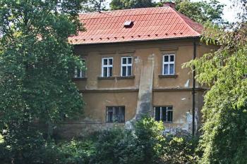 Východní průčelí ( © Luděk Pitter 08/2005)