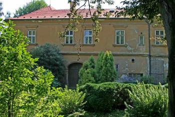 Zahradní průčelí ( © Luděk Pitter 08/2005)