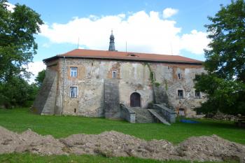 tvrz Bernartice (© Vlastislav Mareček, 06/2016)