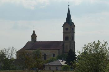 kostel od Velelibského nádraží (© rodo chrozit, 05/2011)