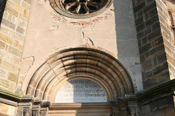 Hlavní portál ( © Ivan Grisa 06/2009)