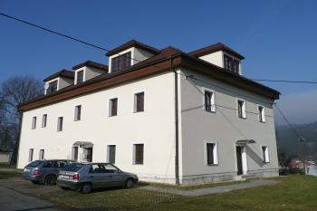 zámek v Hovězí ( © Jan P. Štěpánek 02/2008)
