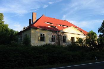 Arnoltov - pohled od silnice (© rad-x  07/2005)