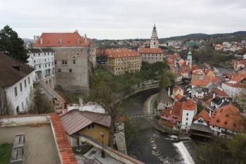 Zámecký komplex z dolního konce zahrady ( © Ivan Grisa 04/2011)