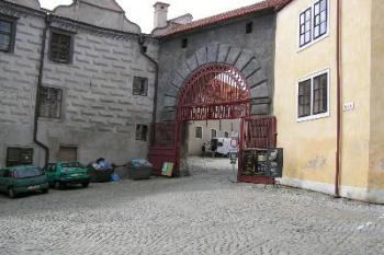 Vstupní brána na první nádvoří (© Fanda Mikeš 04/2004)