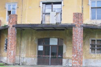 nedokončená veranda na sv.straně (© D Dohňanský, 06/2017)