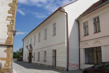 Původně biskupský hrad, později fara, dnes muzeum (© Ivo Rozehnal 06/2016)