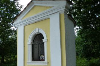 Juchtová kaple na křižovatce Unčín - Přestanov - Stradov (© František Kinař 05/2017)