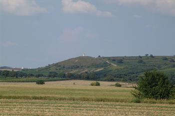 Pohled na hrádek od jihu ( © Roman Řezáč 08/2005)