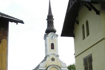 pohled ke kostelu od zámečku ( © Jan P. Štěpánek 07/2005)