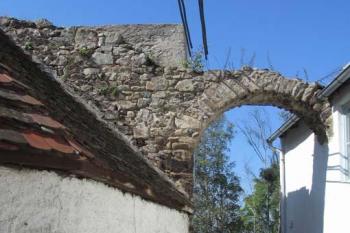 Bývalá brána (© Jiří Cukr, 09/2005)