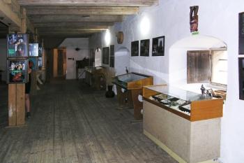Výstavní a společenská místnost ( © Filip Matoušek 07/2006)
