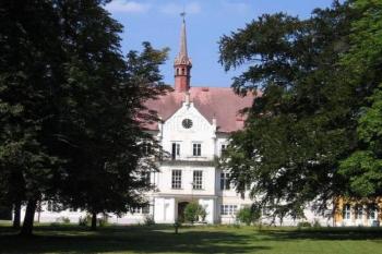 Pohled na zámek z parku (© Pavel Vítek 09/2005)