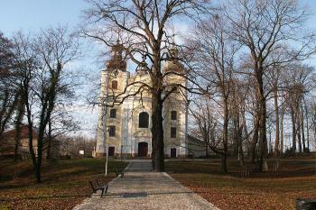 Celkový pohled na průčelí kostela Prozřetelnosti Boží (© Miroslav BITTER 12/2006)