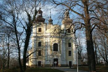 Celkový pohled na průčelí kostela Prozřetelnosti Boží (© Miroslav BITTER 12/2006)